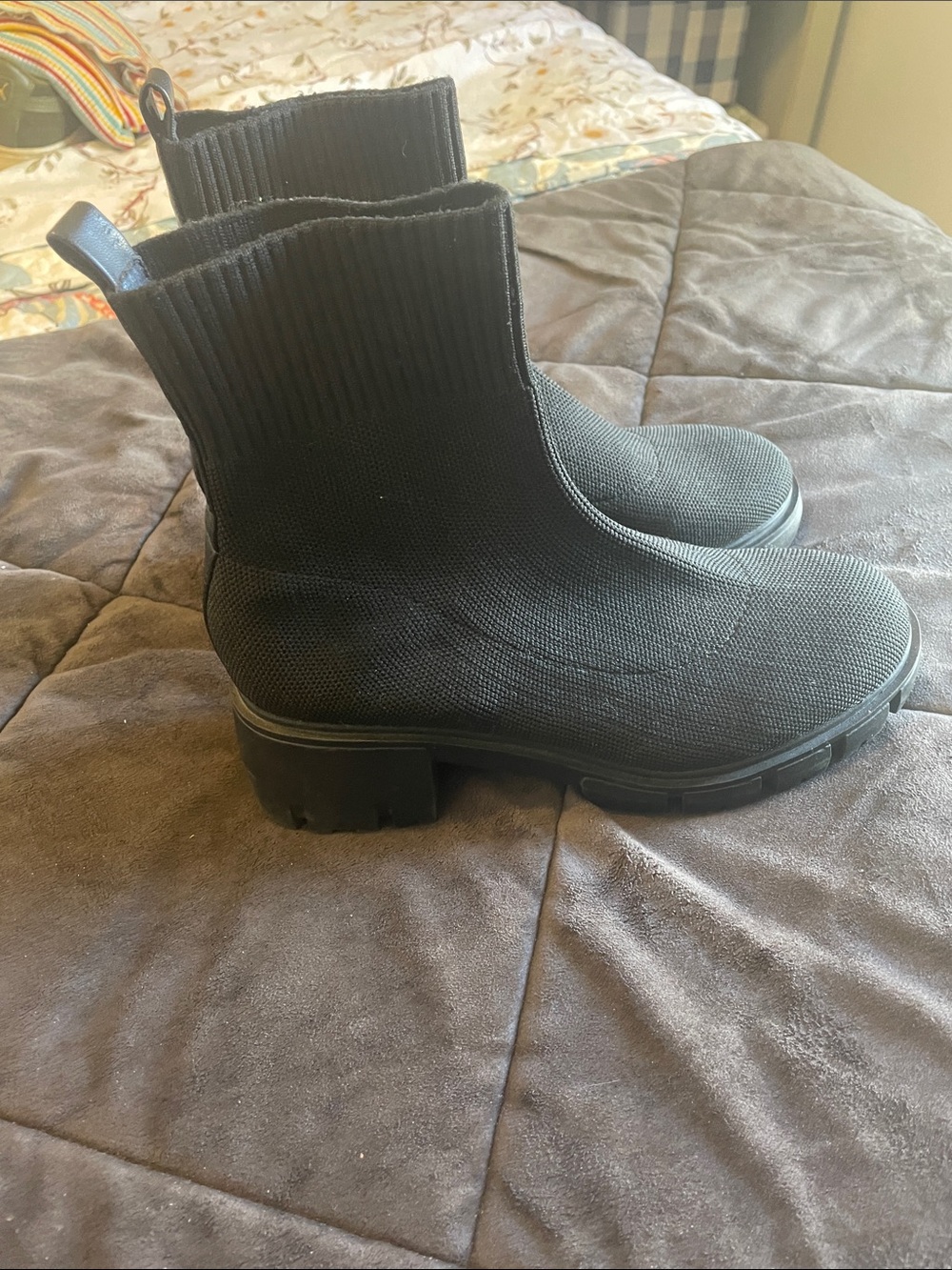 Forever 21 Black Ribbed Knit Chelsea Lug Ankle Boots